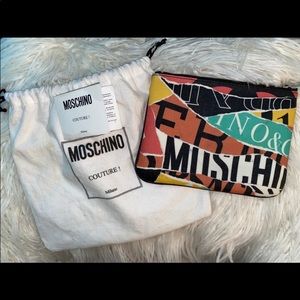 Moschino clutch Graffiti